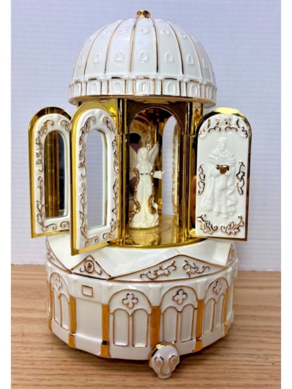 Mr. Christmas Church Cathedral Music Box Mirror Angel White Gold Holiday Decor